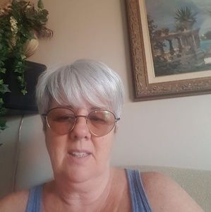 Meet your Posher, Debbie